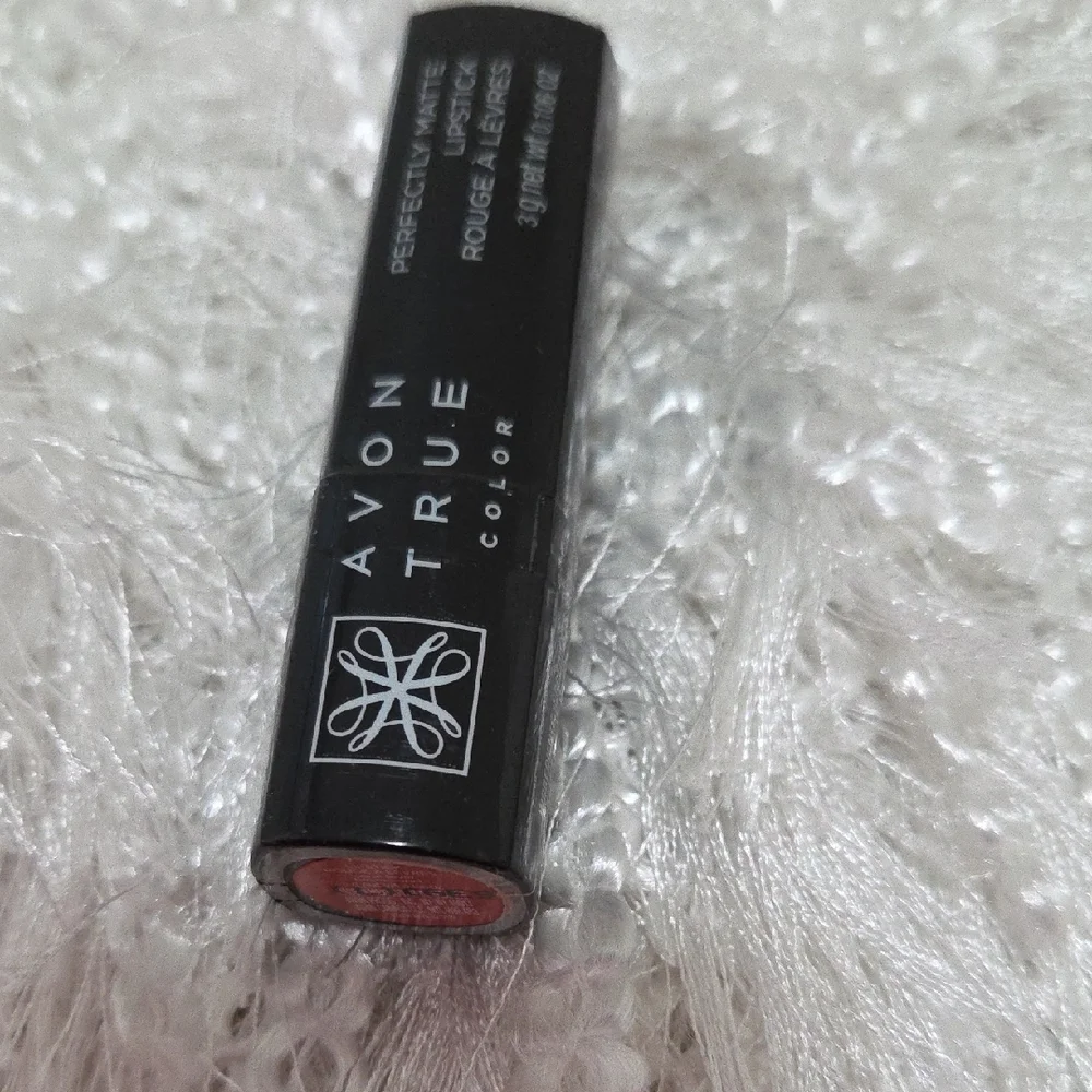 Avon True Color Perfectly Matte Lipstick Coral Fever